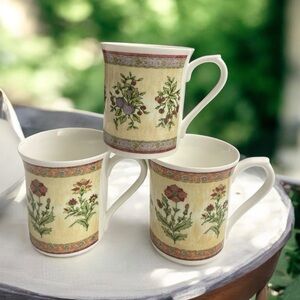 Set Of 3 Queens Est 1875 Fine
Bone China Flowered Mugs Made In England